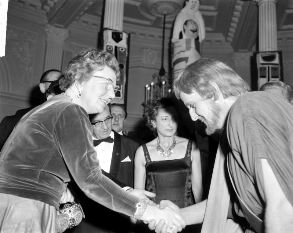 Bezoek koningin Juliana aan gala-avond Europa en het Boek in het Concertgebouw, Bestanddeelnr 914-9796