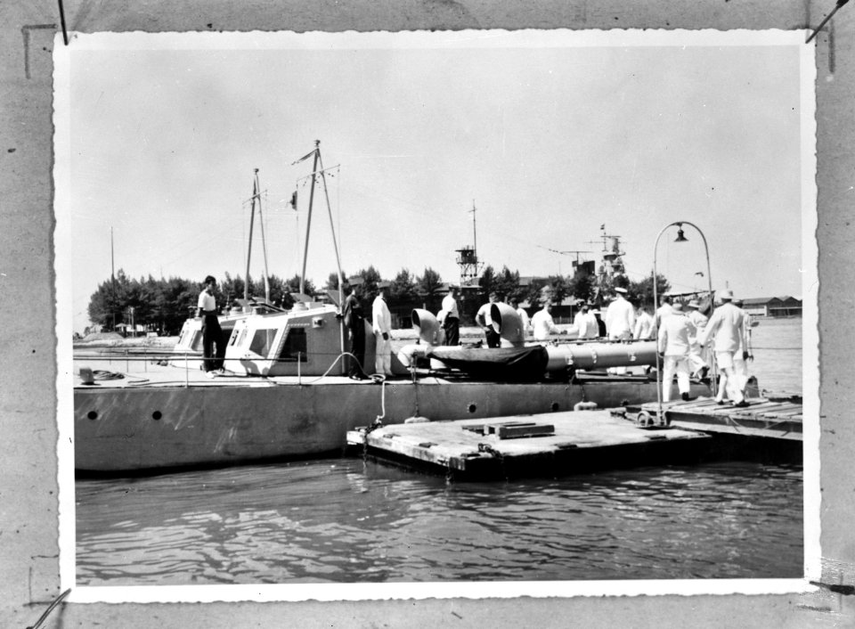 Bezoek van de ministers Welter (Koloniën) en van Kleffens (Buitenlandse Zaken) a, Bestanddeelnr 935-0118