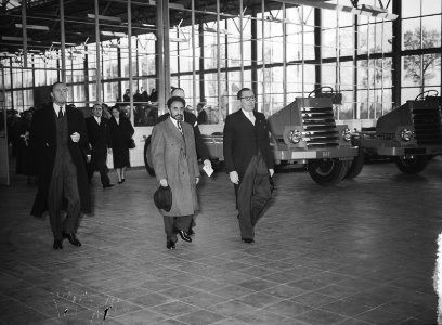 Bezoek van koningin Juliana, prins Bernhard en keizer Selassie aan de DAF Fabrie, Bestanddeelnr 906-8300
