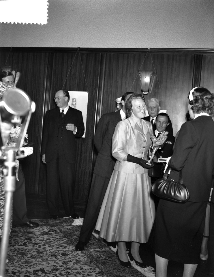 Bezoek Prinses Beatrix aan Amsterdam. Bezoek aan het ICC in het Vondelpark. Prin, Bestanddeelnr 907-8561