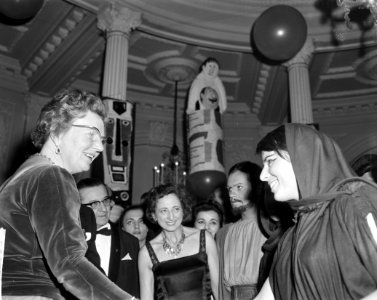 Bezoek koningin Juliana aan gala-avond Europa en het Boek in het Concertgebouw, Bestanddeelnr 914-9788