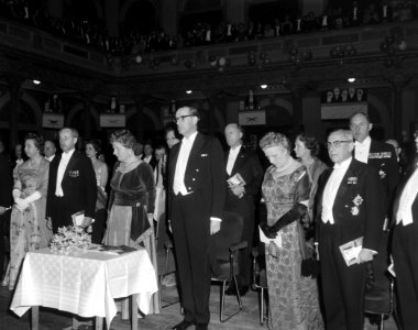 Bezoek koningin Juliana aan gala-avond Europa en het Boek in het Concertgebouw, Bestanddeelnr 914-9795