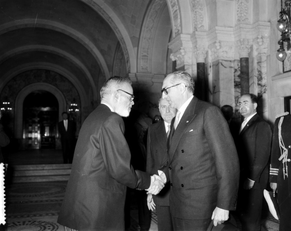 Bezoek van de president van Argentinië, Arturo Frondizi aan het Vredespaleis te…, Bestanddeelnr 911-3866