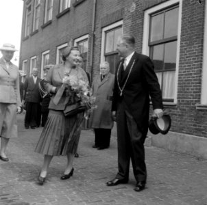Bezoek koningin Juliana aan Voorne, Bestanddeelnr 908-5919