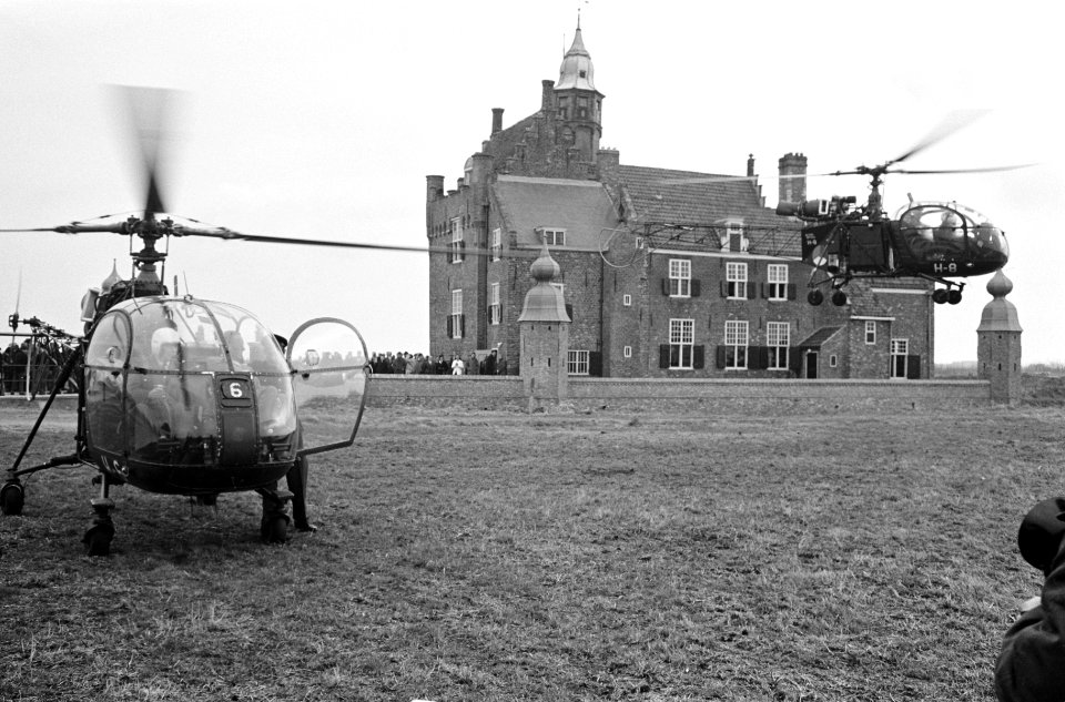 Bezoek Prins Bernhard aan Zeeland Outward Boundschool, Bestanddeelnr 913-7494