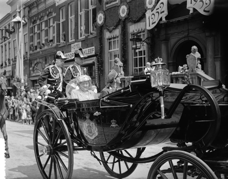 Bezoek Koningin Juliana aan jubilerend Breda, Bestanddeelnr 905-2216