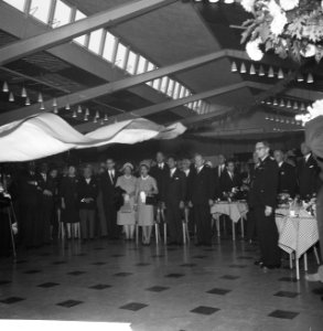 Bezoek van het Thailandse koningspaar aan Philips, rondga door de fabriek, Bestanddeelnr 911-7132