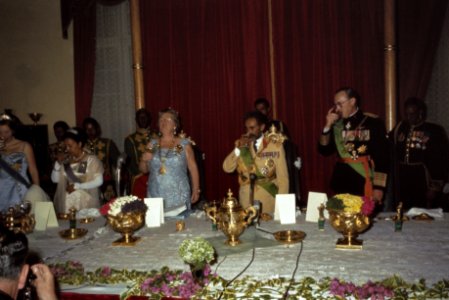 Bezoek van koningin Juliana, prins Bernhard, prinses Beatrix en prins Claus aan , Bestanddeelnr 254-8309