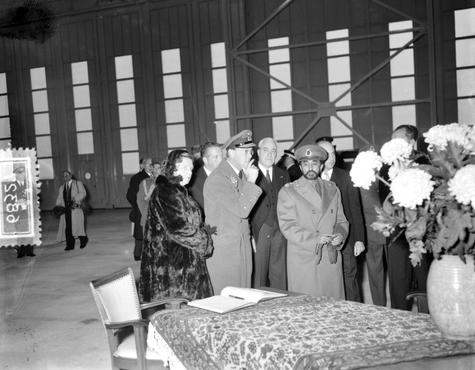Bezoek Schiphol van Keizer Haile Selassie van Ethiopië, Bestanddeelnr 906-8327