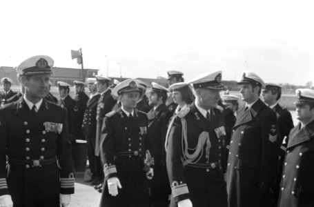 Bevelsoverdracht aan boord van Hr. Ms. De Ruyter in Den Helder van eskader van, Bestanddeelnr 925-4811