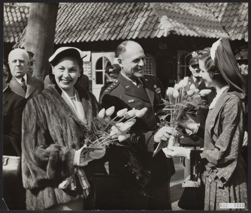Bevelhebbers, bezoeken, recreatiebedrijven, bloembollen, Griethuyzen G.M.p.V., S, Bestanddeelnr 092-1233