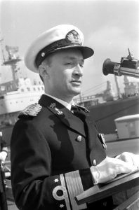 Bevelsoverdracht aan boord van Hr. Ms. De Ruyter in Den Helder van eskader van, Bestanddeelnr 925-4806