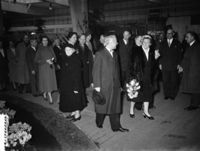 Bezoek koningin Juliana aan de Amstelflora in de RAI, Bestanddeelnr 906-3571