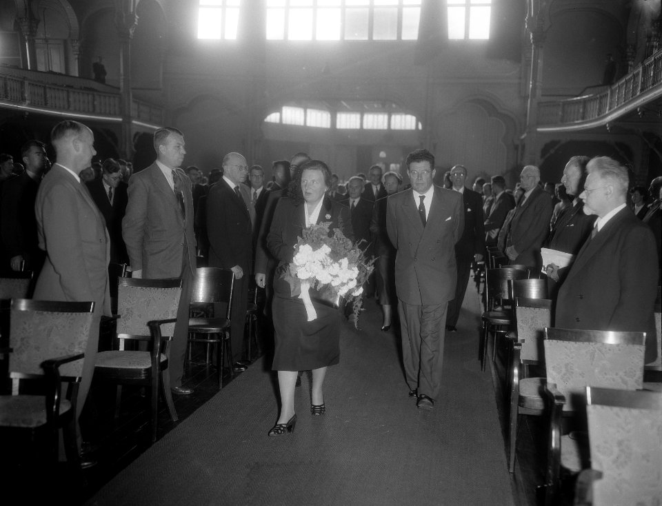 Bezoek van koningin Juliana aan het Congres voor Vrijheid en Gebondenheid der We, Bestanddeelnr 906-7274