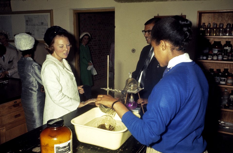 Bezoek Koningin Juliana , Pr. Bernhard , Pr. Beatrix Pr. Claus aan Ethiopie Kon, Bestanddeelnr 254-8370