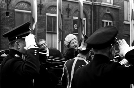 Bezoek President van Mexico President Lopez Het overstappen van de auto naar d, Bestanddeelnr 915-0032