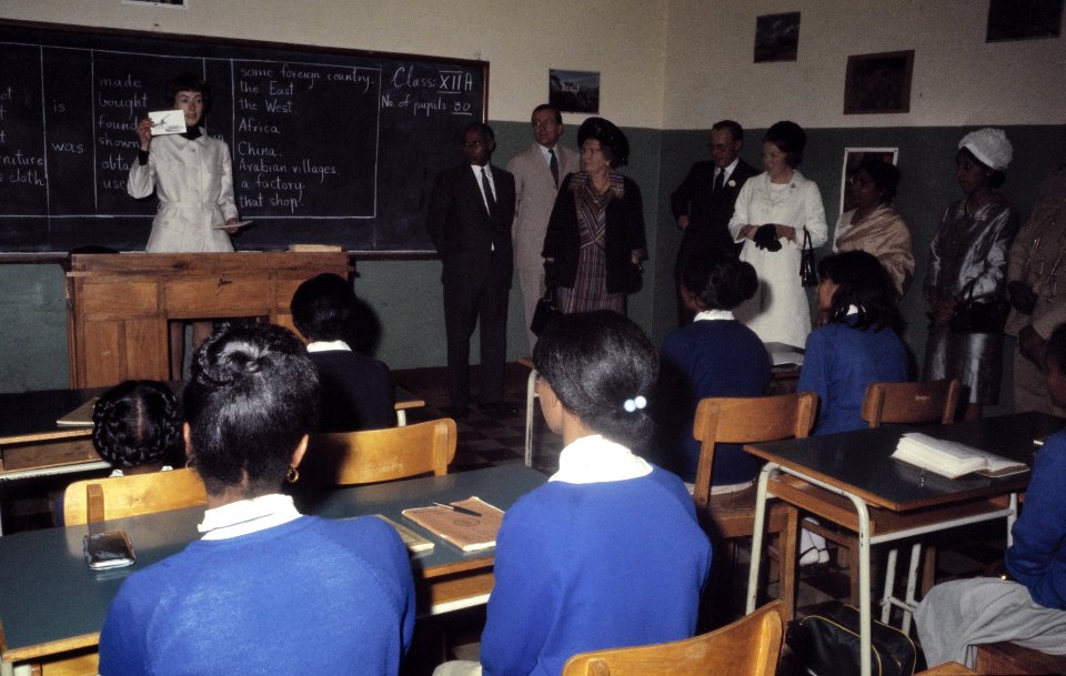 Bezoek Koningin Juliana , Pr. Bernhard , Pr. Beatrix Pr. Claus aan Ethiopie Kon, Bestanddeelnr 254-8372