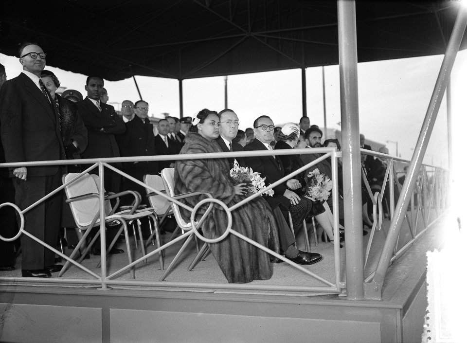 Bezoek van koningin Juliana, prins Bernhard en keizer Selassie aan de DAF Fabrie, Bestanddeelnr 906-8305