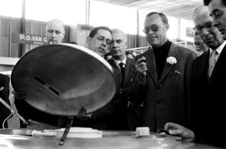 Bezoek Prins Bernhard Hiswa Goedkamp in de RAI te Amsterdam, Bestanddeelnr 914-9771