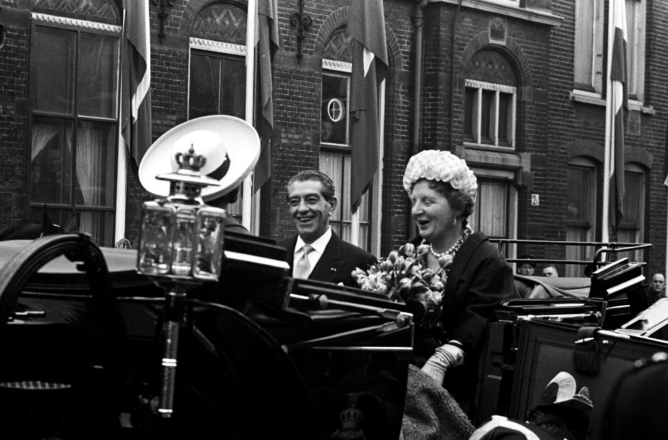 Bezoek President van Mexico President Lopez . Het overstappen van de auto naar d, Bestanddeelnr 915-0031