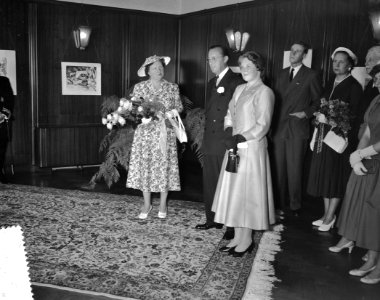 Bezoek Prinses Beatrix aan Amsterdam. Bezoek aan het Internationaal Cultureel Ce, Bestanddeelnr 907-8556