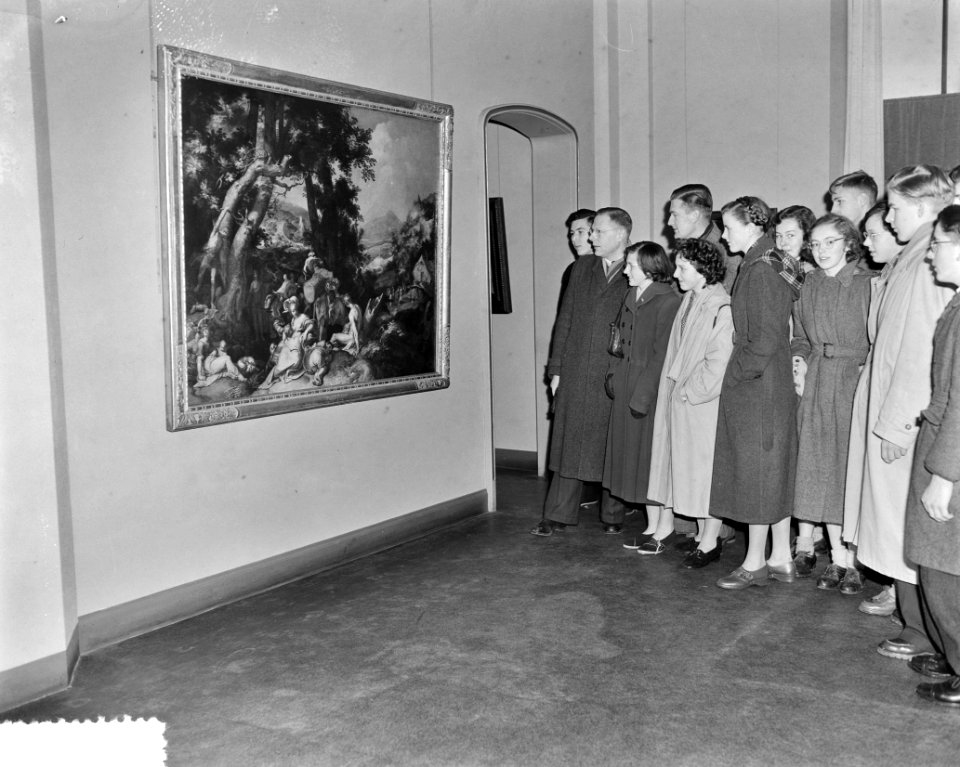 Bezoek schoolkinderen aan musea. In het Rijksmuseum, Bestanddeelnr 904-9114