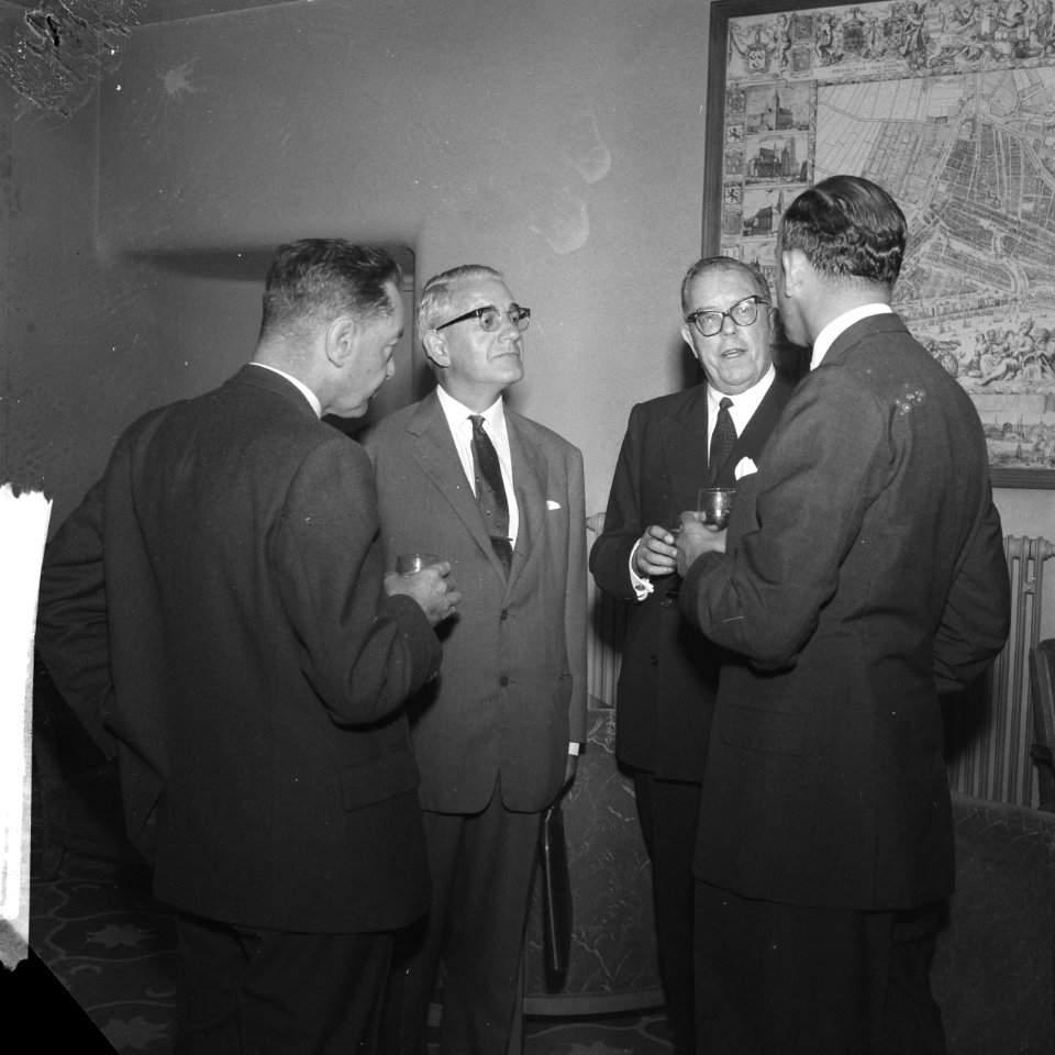 Bezoek Sir Noble aan Rotterdam. Sir Noble in Kamer van Koophandel, Bestanddeelnr 912-9848