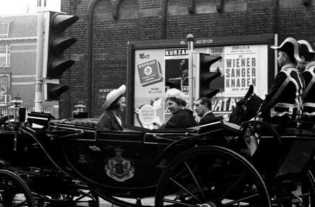 Bezoek President van Mexico President Lopez . Het overstappen van de auto naar d, Bestanddeelnr 915-0029