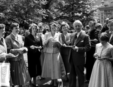 Bezoek Prinses Beatrix aan Amsterdam. Bezoek aan de ambtswoning van burgemeester, Bestanddeelnr 907-8570