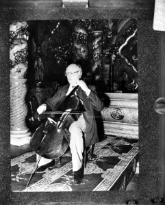 Bezoek Russische cellist M. Rostropovich aan Catalonie t.g.v. 100ste geboortedag, Bestanddeelnr 928-5626