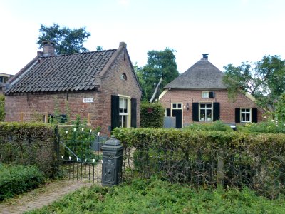 Beuningen (Gld) boerderij met bakhuis Wilhelminalaan 124