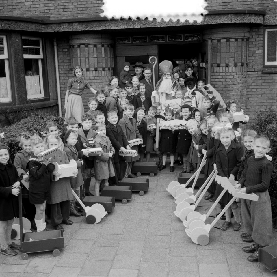 Bezoek Sint Nicolaas aan Groen van Prinsterenschool, Bestanddeelnr 904-8735