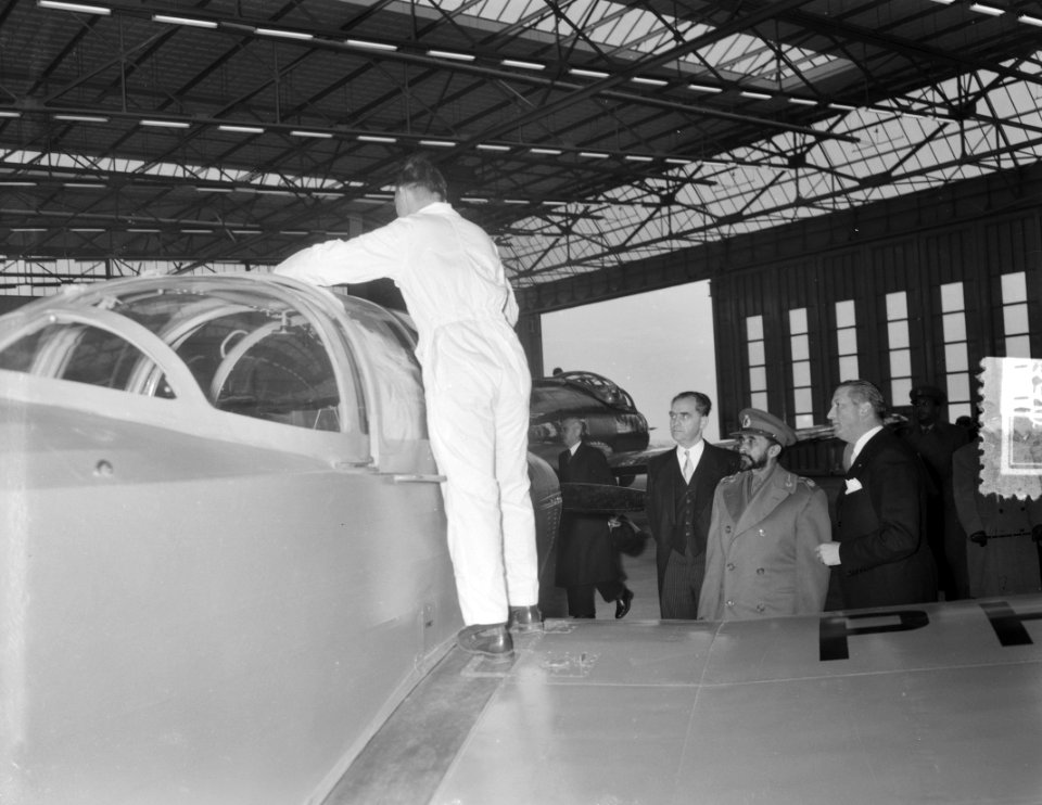 Bezoek Schiphol van Keizer Haile Selassie van Ethiopië, Bestanddeelnr 906-8330