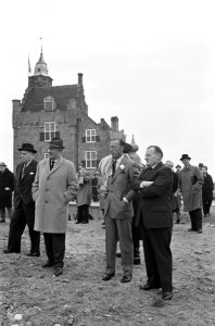 Bezoek Prins Bernhard aan Zeeland Outward Boundschool, Bestanddeelnr 913-7496