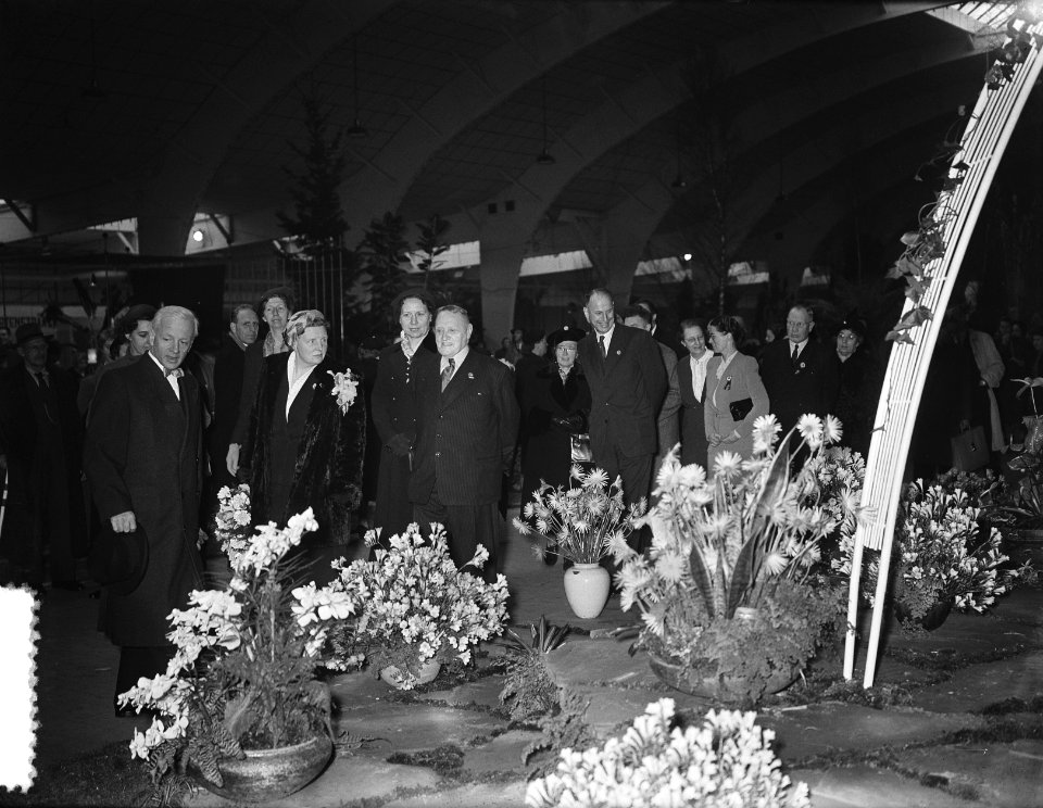 Bezoek van koningin Juliana aan de Amstelflora in de RAI, Bestanddeelnr 906-3574