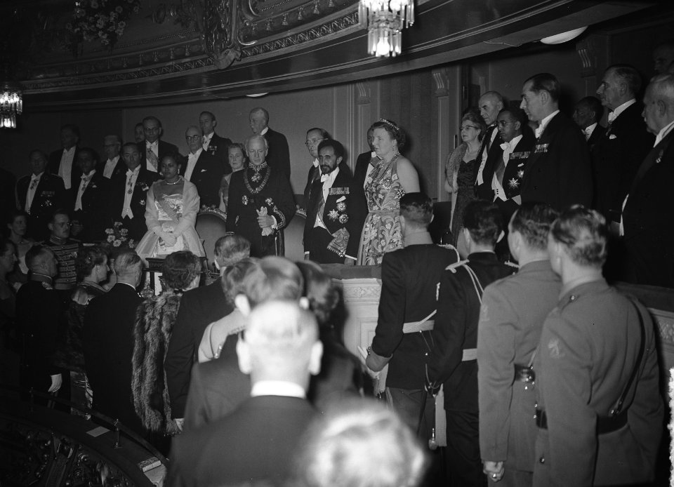 Bezoek van Keizer Selassie, koningin Juliana en prins Bernhard aan de Stadsschou, Bestanddeelnr 906-8312