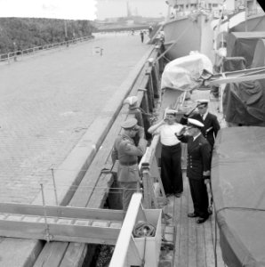 Bezoek van hoge militaire autoriteiten aan Engels smaldeel, Bestanddeelnr 912-5872