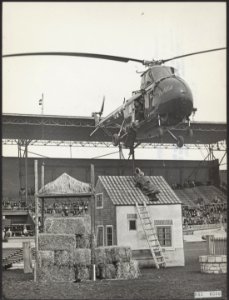 Bevrijdingsdag, helicopters, Bestanddeelnr 043-0506