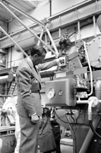 Bezoek Prins Bernhard aan Zeeland fabriek van Smit en Bolnes te Zierikzee, Bestanddeelnr 913-7505