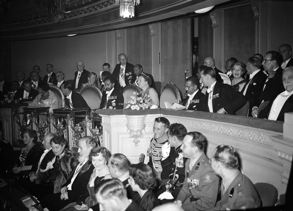 Bezoek van Keizer Selassie, koningin Juliana en prins Bernhard aan de Stadsschou, Bestanddeelnr 906-8310
