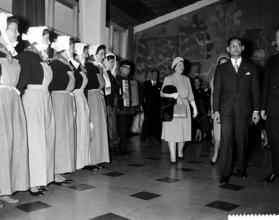 Bezoek van het Thailandse koningspaar aan Philips, Bestanddeelnr 911-7124