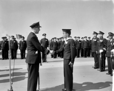 Bevelhebber Zeestrijdkrachten Vice-admiraal A H J van der Schalte Olivier ond, Bestanddeelnr 915-0635