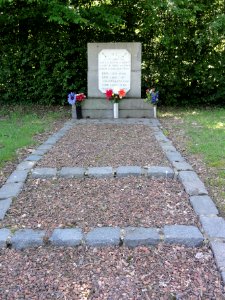 Beugnies (Nord, Fr) petit monument aux morts