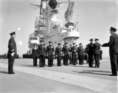 Bevelhebber Zeestrijdkrachten Vice-admiraal A H J van der Schalte Olivier ond, Bestanddeelnr 915-0633
