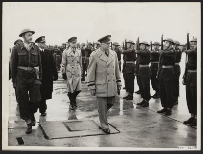 Bevelhebbers, erewachten, inspecties, Eisenhower D, Holthe EJ v, Hasselman B, Bestanddeelnr 080-0287