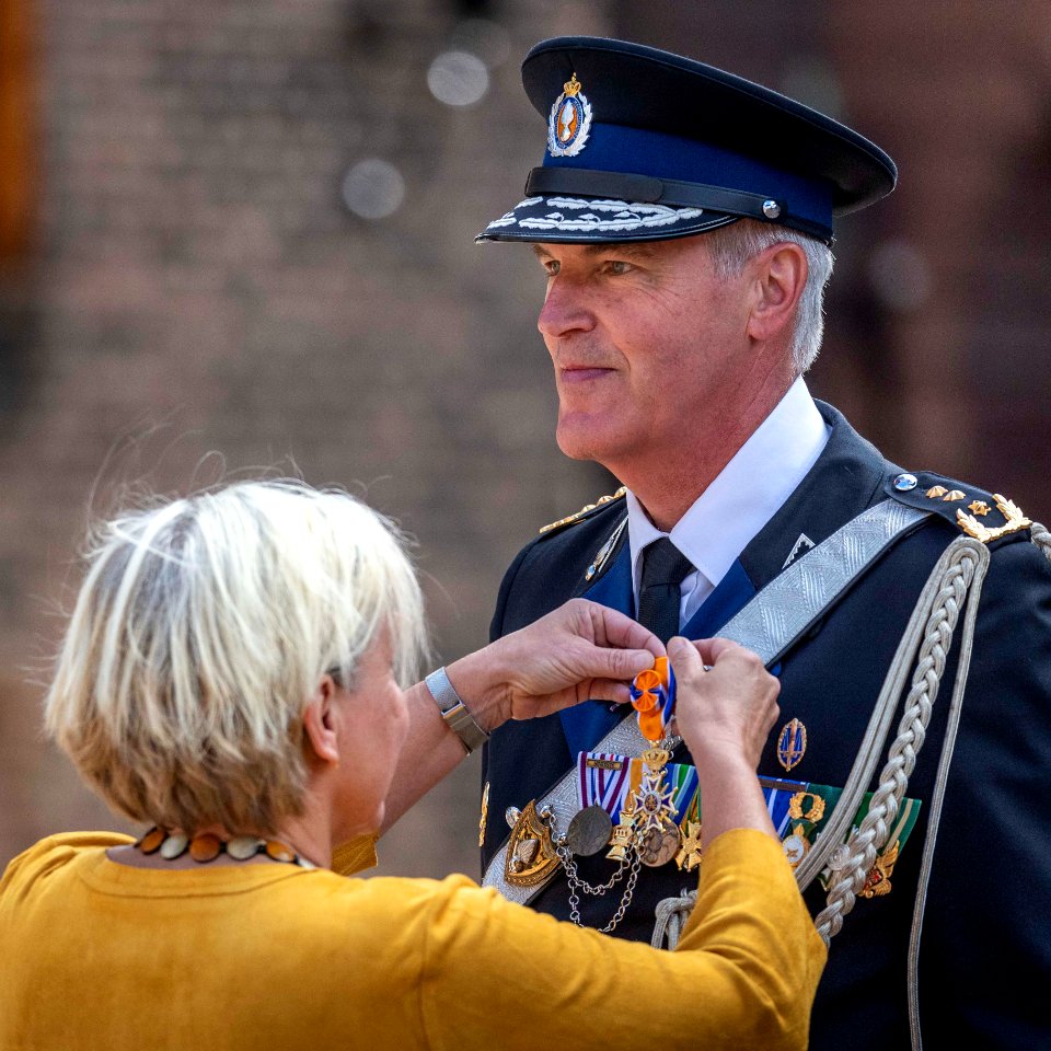 Bevel Koninklijke Marechaussee in handen van Leijtens-6