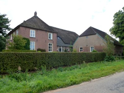 Beuningen (Gld) complex 't Rolland Hogewaldstraat 1-1a, overzicht 1 + 1a