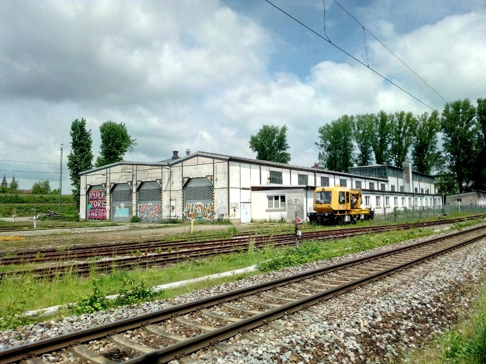 Betriebshof der Deutschen Bahn Karlsruhe, Triebwagen- und Reisezugwagenhalle (2)