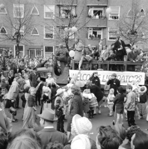 Bevrijdingsdag, het bevrijdingsleger zoals het 20 jaar geleden binnentrok vanaf , Bestanddeelnr 917-7307