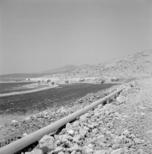 Bevloeiingswerken bij de kibboets Hakuk bij het Meer van Tiberias Waterleidings, Bestanddeelnr 255-4798